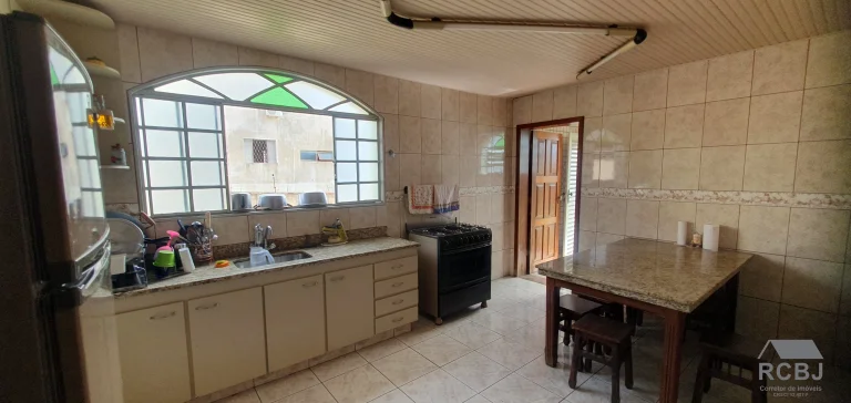 Imagem CASA COMERCIAL em ESMERALDAS - MG, CENTRO