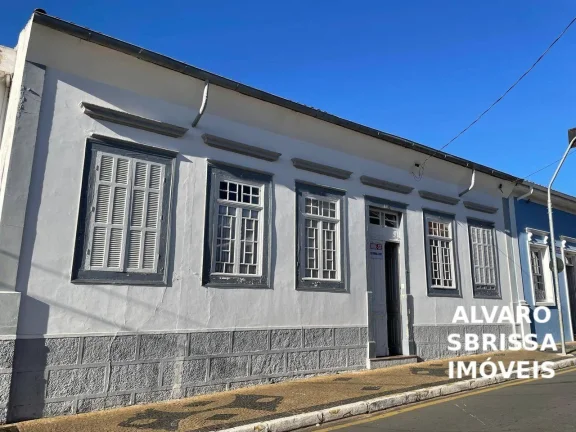 Imagem Imóvel histórico à venda no centro de Itu/SP, com grande potencial residencial ou comercial.