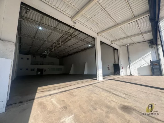Imagem Galpão Comercial de Alto Padrão em Cotia-SP 2 Salas, 4 Banheiros, 527m² Venda ou Locação no Jardim Santa Paula