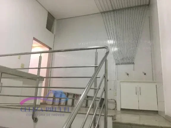 Imagem Casa de dois andares com 223m2, garagem para 4 carros, muito bem localizada em Jardim da Penha, próximo a comercio (padaria, restaurantes, supermercados, feira livre, posto de saúde, academias, farmácias etc.