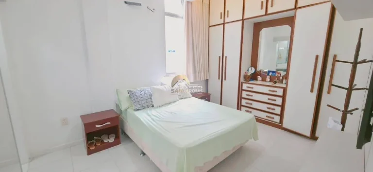 Imagem Graça: 130m², 3 quartos com 1 suíte, andar alto, nascente, vista livre e varanda integrada à sala.