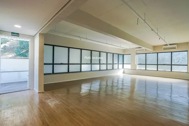 Imagem Imponente Edifício Comercial em Perdizes, São Paulo: 11 Banheiros, 17 Vagas de Garagem, 1.067m² - Venda ou Locação!