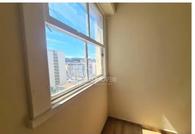 Imagem Apartamento rua do Catete Glória andar alto sol da manhã vista livre