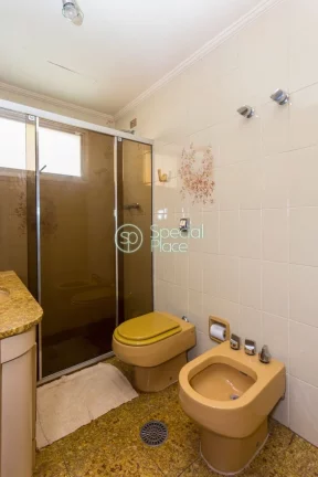 Imagem Ótimo apartamento com 159m2 de área privativa, 4 dormitórios ( 1 suíte ) e 2 vagas na garagem. L...