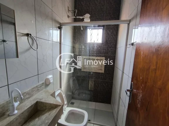 Imagem Casa para locação em Campo Grande-MS, no Jardim Colúmbia: 2 quartos, 1 sala, 1 banheiro e 3 vagas de garagem!