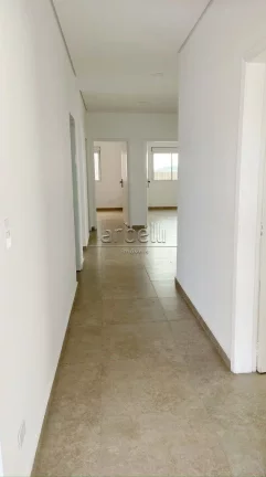 Imagem Casa comercial bem ampla com 250 M² com 5 salas, 3 lavabos, cozinha, 4 vagas de garagem, quintal e ...