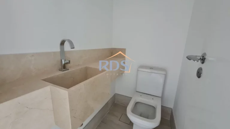 Imagem Vende excelente apartamento de 160m² com 3 su;ites e 2 vagas no contrapiso