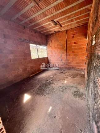 Imagem Casa padrão semiacabada à venda no bairro Lourdes em Uberaba