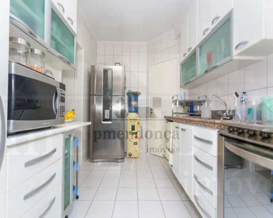 Imagem Apartamento com piso frio, living para 02 ambientes, varanda, 03 dormitórios sendo 01 suíte, close...