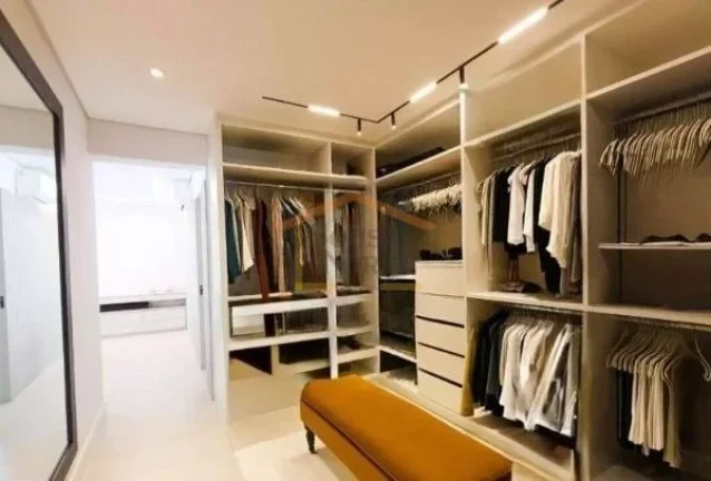 Imagem Apartamento alto padrão, com 263m² de área privativa e 2.303m² de área total. O imóvel conta c...