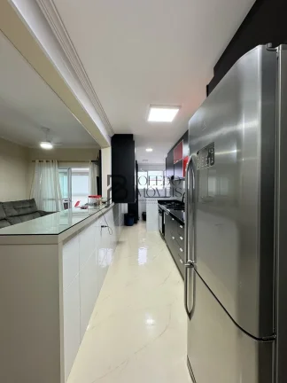 Imagem Apartamento amplo com 81m², 02 dormitórios com suite, planejado, sacada gourmet e andar alto