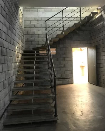 Imagem galpão com 250 m2, com pé direito de 7 m FL26