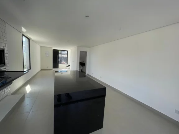 Imagem Casa com 3 Suítes e Piscina - Santana de Parnaíba/SP
