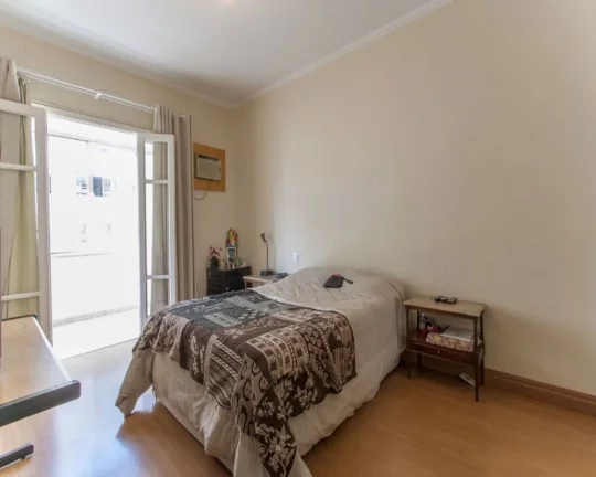 Imagem Higienópolis apartamento à venda em Prédio Vintage com 4 suítes e 2 vagas, 530m²