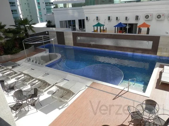 Imagem Apartamento 4 ou + dormitórios para Venda em Balneário Camboriú / SC no bairro Centro