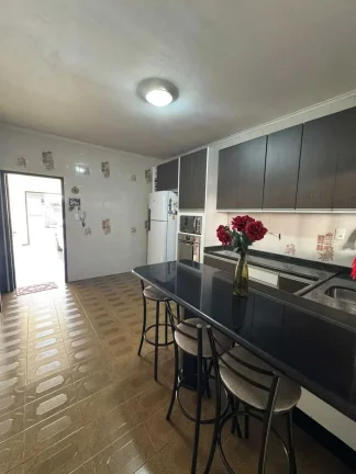Imagem Casa com 3 dormitórios sendo 1 suíte e 1 vaga de garagem no bairro Guanabara em Joinville SC
