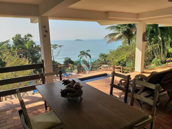Imagem Casa Alto Padrão À Venda, Condominio Fechado na Praia das Toninhas - Ubatuba/SP.
