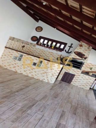 Imagem Linda casa semi-mobiliada e climatizada com 1 suíte, 2 quartos, 2 vagas de garagem e completa área...