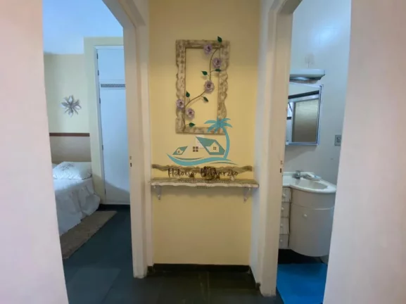 Imagem Belíssimo apartamento com 3 dormitórios na Praia da Enseada em Ubatuba - ao lado da praia, mais ou menos 50 metros do mar.