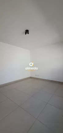 Imagem Apartamento com 2 dormitórios e dependência completa no centro