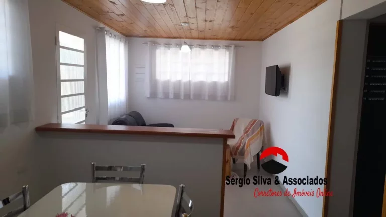 Imagem Casa a Venda na Região de Vila Abernessia, em Campos do Jordão - SP.