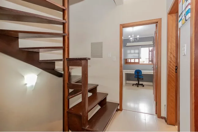 Imagem Casa à venda no bairro Jardim Itu - Porto Alegre/RS