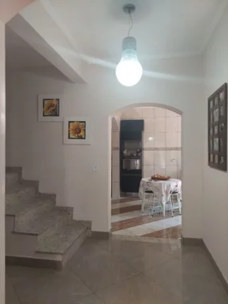 Imagem Sobrado com 3 dormitórios à venda, 255 m² por R$ 800.000,00 - Vila Júlia - Poá/SP