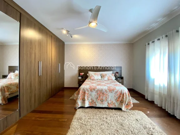 Imagem Linda casa à venda no Swiss Park em Campinas - SP.

Casa recém construída com sala com pé direit...