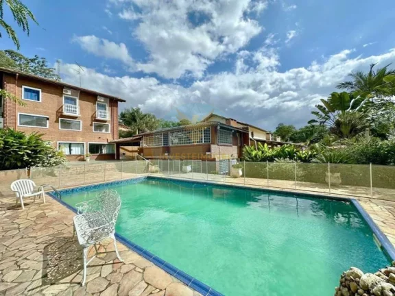 Casa em Condomínio a Venda no bairro Granja Viana - Cotia, SP