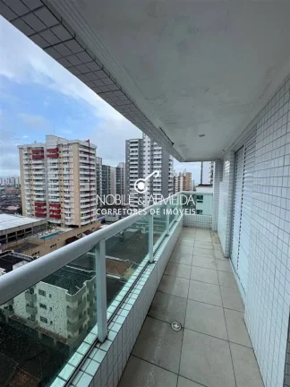 Apartamento à 450 metros da orla, varanda gourmet e lazer completo.