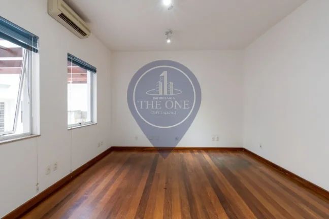 Imagem Imperdível: Casa à venda em São Paulo-SP no Jardim Vera Cruz com 2 quartos, 1 suíte, 2 salas, 4 banheiros, 2 vagas e 192m²
