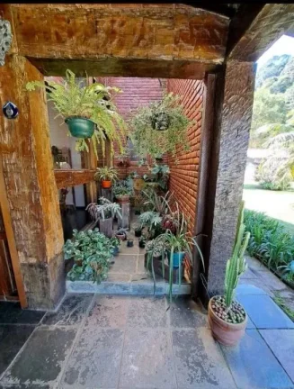 Imagem Casa em Condomínio para Venda em Teresópolis / RJ no bairro Albuquerque