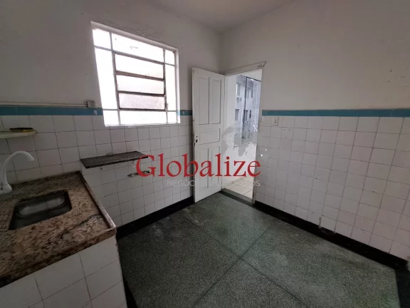 Imagem Apartamento à venda com 55m², 2 quartos, 1 banheiro, rua tranquila por R$320.000,00 na Aparecida em Santos