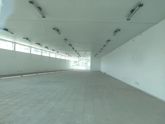 Imagem Barracão de esquina próximo a Av. Nuno de Assis