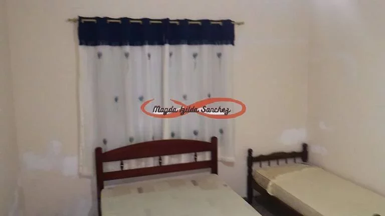 Imagem CASA À VENDA NA PRAIA GRANDE - BAIRRO MARACANA.