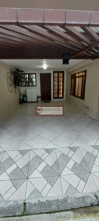 Imagem Vendo lindo sobrado em valor de Oportunidade, com 3 dormitórios sendo 1 suíte, eescritório, 2 vagas, sacada envidraçada e Jardim de inverno.