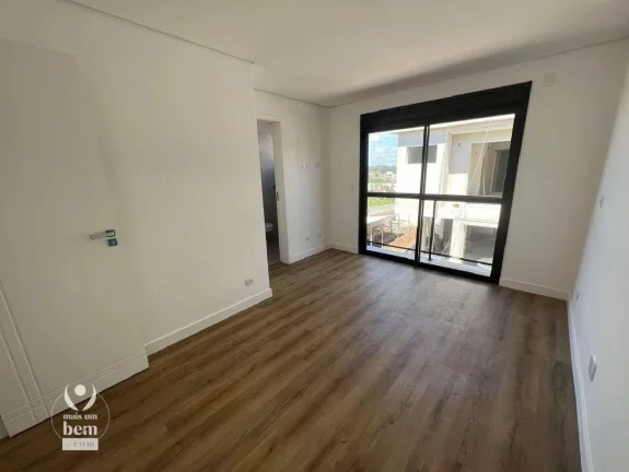 Imagem Sobrado com terraço, 3 quartos sendo 1 suíte à venda por R$ 830.000 - Tingui - Curitiba/PR
