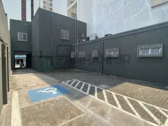 Imagem Imperdível: Casa Comercial à Venda ou Locação em São Paulo-SP, Jardim Paulista - 6 Salas, 3 Banheiros, 4 Vagas, 412m².