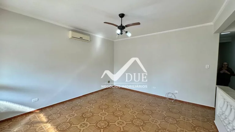 Imagem Casa com 3 dormitórios à venda, 142 m² por R$ 800.000,00 - Encruzilhada - Santos/SP