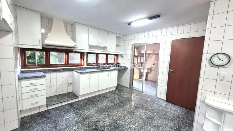 Imagem Localizado em uma das áreas mais nobres da cidade, o condomínio conta com segurança e portaria 24...