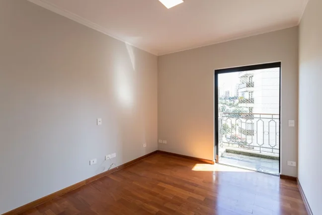 Imagem Apartamento Reformado 269M², 3Q, 3 Suítes, 2 Salas, 3 Banheiros, 4 Vagas, Varanda, Closet, Academia, Piscina, Salão de Festas, Brinquedoteca.