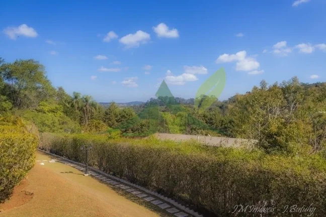 Imagem Chácara Exclusiva em Condomínio à Venda em Atibaia: Conforto e Elegância