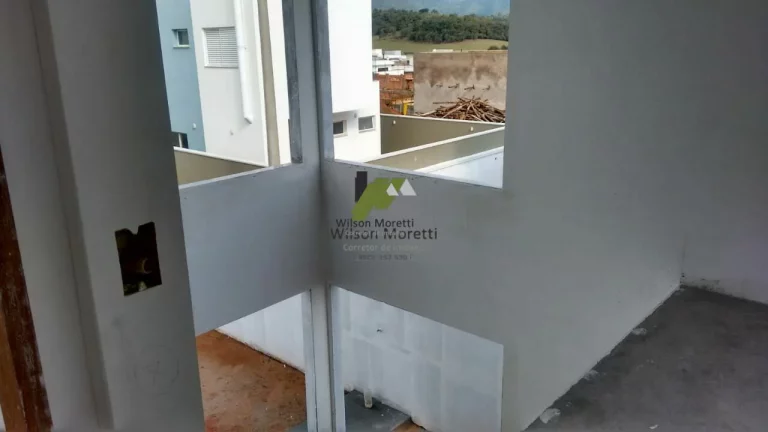 Imagem Casa na fase de Acabamento em Condomínio