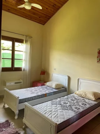 Imagem Maravilhosa Chacara na cidade de Atibaia - 3 dormitórios, piscina, espaço gourmet e 1000m² de terreno.