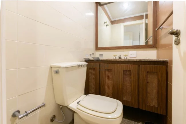Imagem Apartamento à venda em Higienópolis com 4 suítes e 4 vagas em 213m2