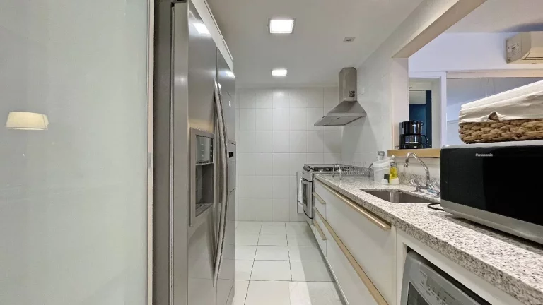 Imagem Apartamento com 4 dormitórios à venda, 123 m por R$ 3.300.000,00 - Riviera
