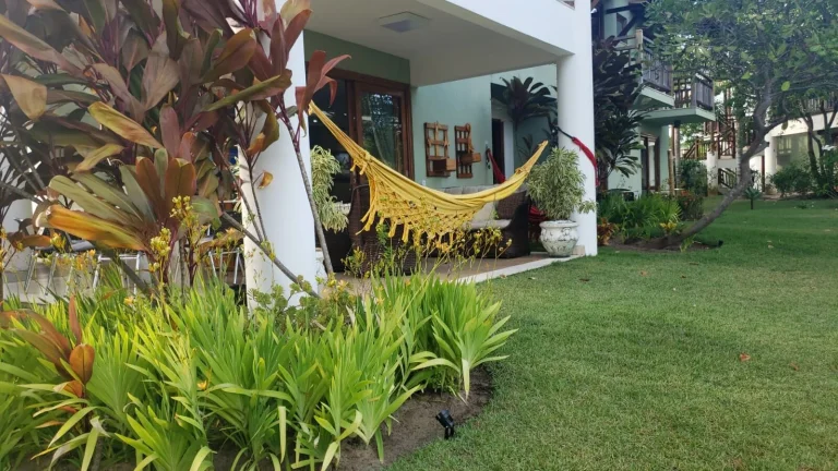 Imagem Apartamento Mobiliado à venda em Imbassaí, Mata de São João - Condomínio com Piscina e Academia