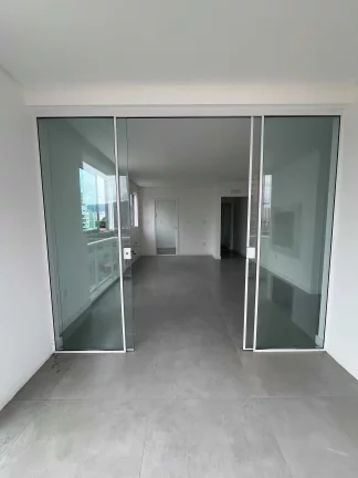 Imagem Apartamento com 2 suítes e 2 vagas de garagem na Meia Praia em Itapema