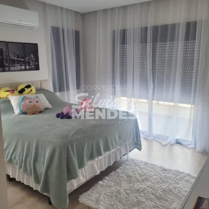 Imagem Lindo sobrado com 3 dorms (1 suíte) e piscina no condomínio Villágio Wanel