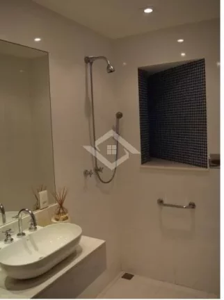Imagem Apartamento de 7 Quartos para Venda em Copacabana com 350 m²